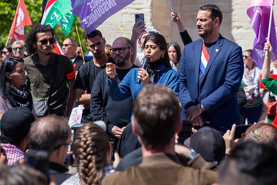Rima Hassan en una manifestación en Marsella en abril de 2024