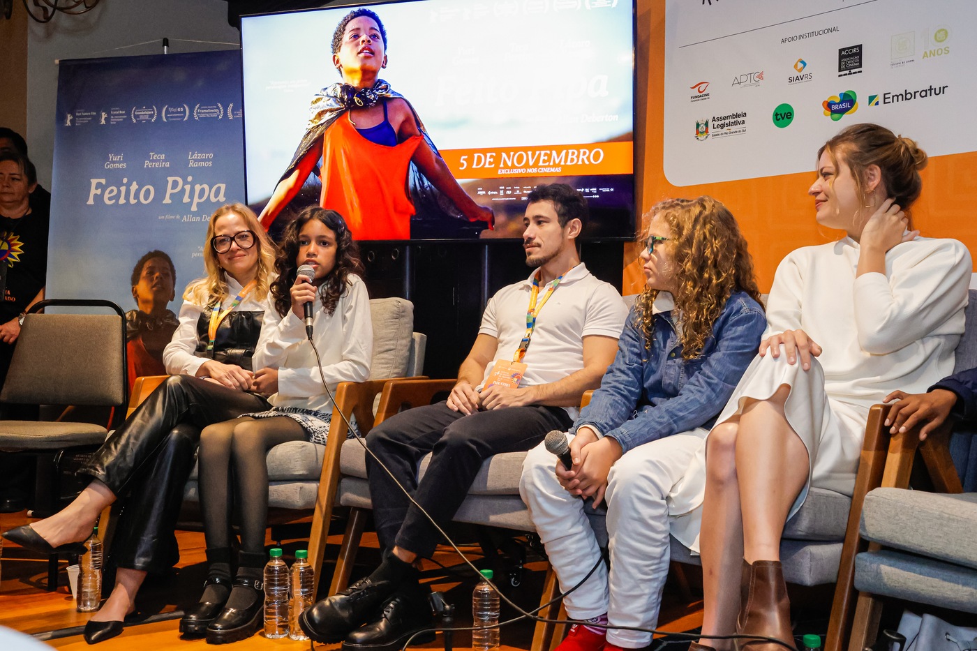 El equipo de Feito Pipa en su presentación en el Festival de Gramado, 16 de agosto de 2026