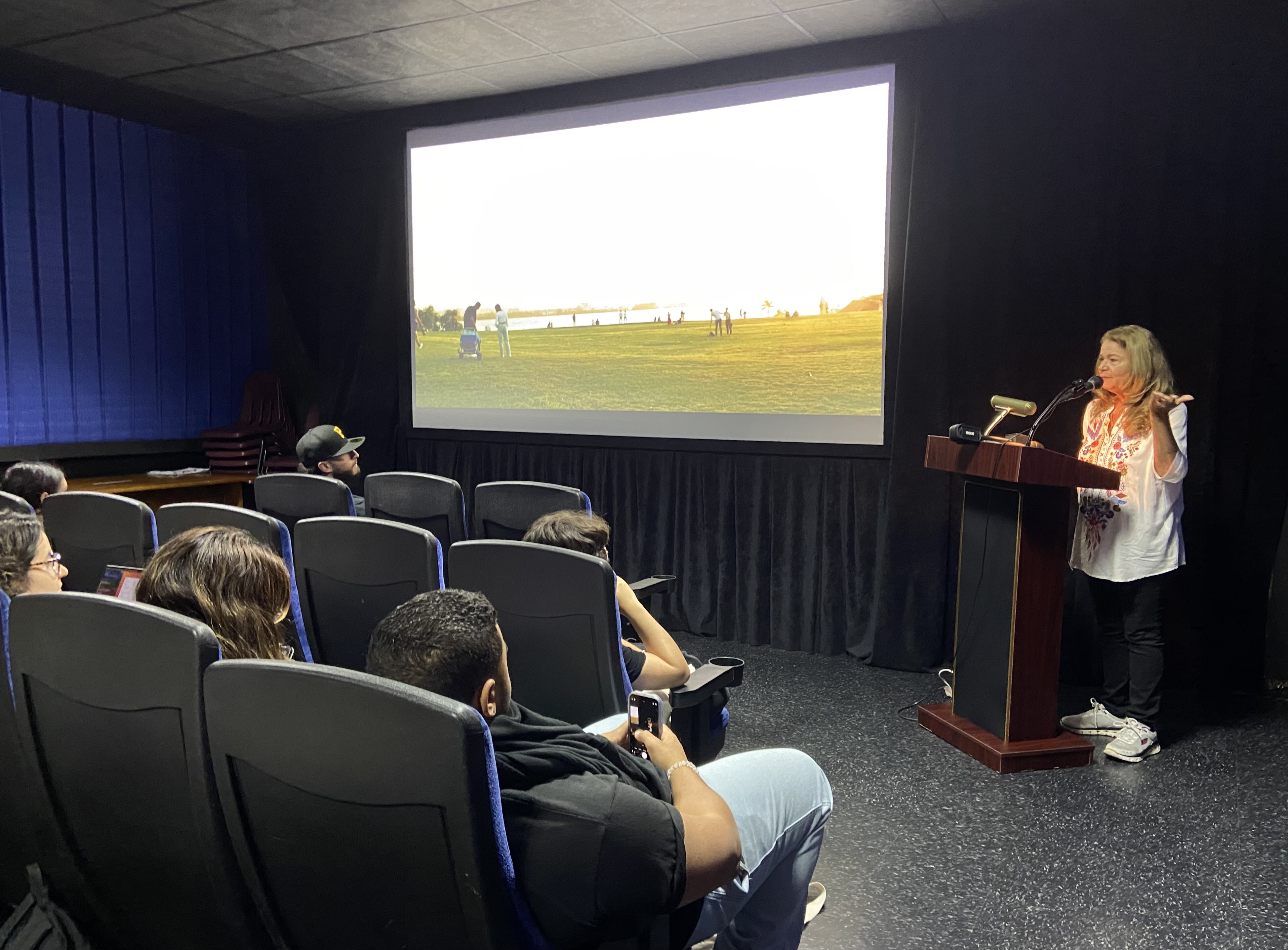 Sonia Fritz durante la presentación de La Planificación en Puerto Rico: Logros y Retos en la UPRA, 1 de marzo de 2023