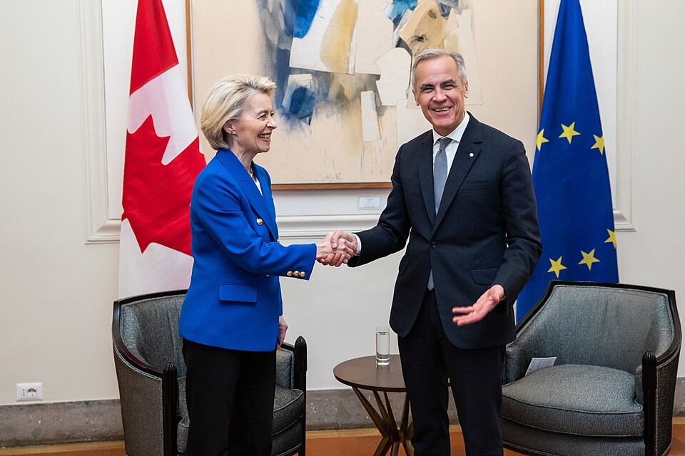 Mark Carney junto a Ursula von der Leyen en 2025