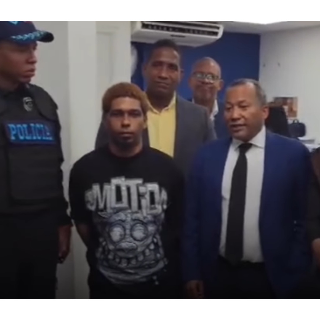 Otro momento de la presentación de Juan Francisco Rodríguez ante las autoridades